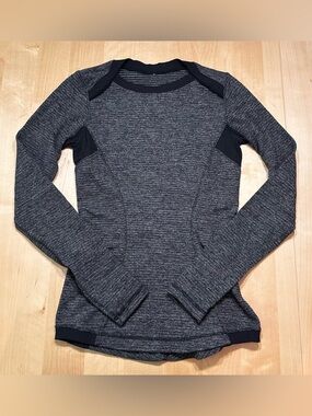 lululemon athletica Women's Long Sleeve Heathered Charcoal Performance Top